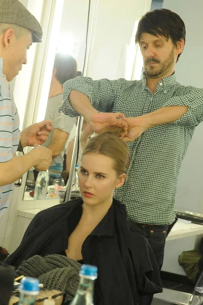 Look 16
